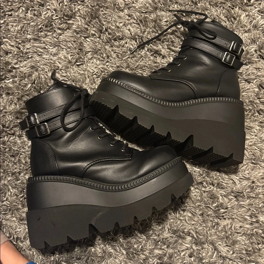 Demonia Black Vegan Leather Ankle Platform Boots 8 - Picture 7 of 9